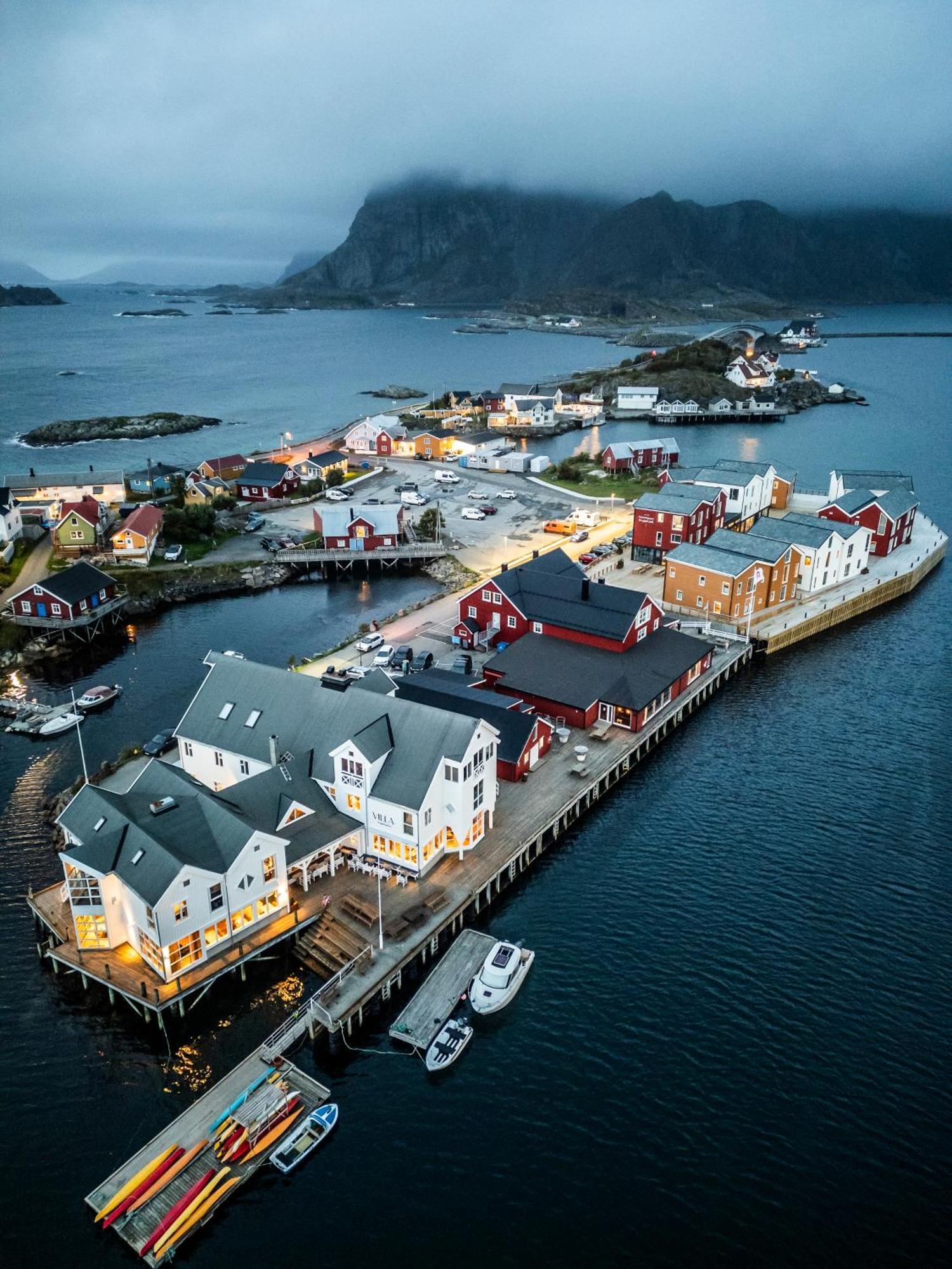 Villa Bryggekanten - By Classic Norway Hotels Henningsvær Buitenkant foto